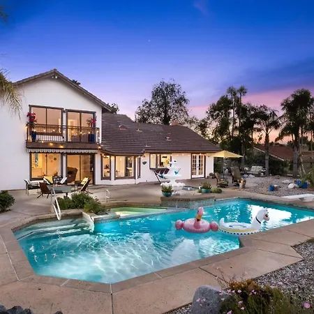 Sun&Star Studded Central Luxury With Hottub, Pool, Views